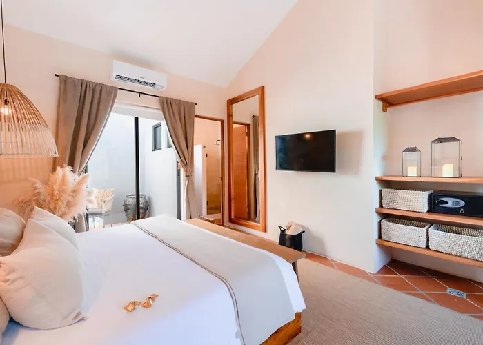 Hotel Malish &